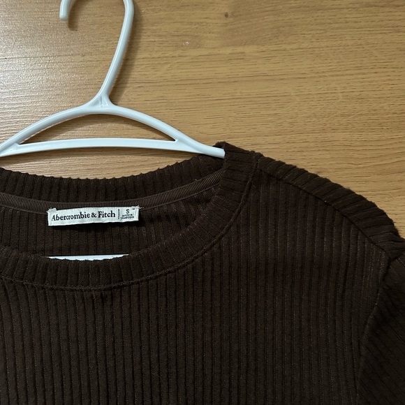 A&F crop top - Picture 2 of 2